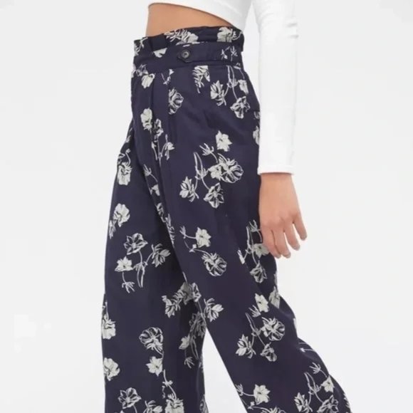 Urban Outfitters Diane Floral Paperbag Wide Leg Pants Size 6 - Picture 4 of 11